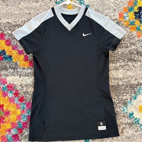 Nike Dri-Fit short sleeve v-neck athletic top - Picture 3 of 9